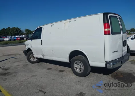 2007 Chevrolet Express Work Van z USA, uszkodzony, nr VIN 1GCGG25V971137937